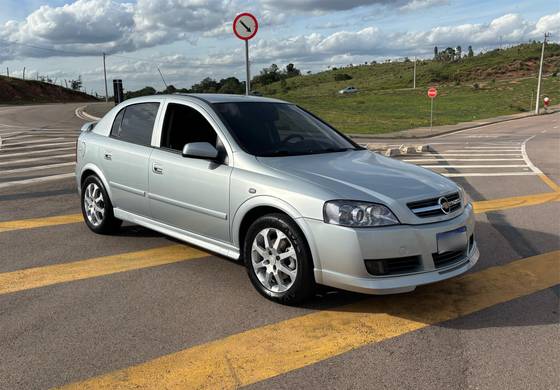 CHEVROLET ASTRA 2.0 MPFI ADVANTAGE 8V FLEX 4P MANUAL CHEVROLET ASTRA 2.0 MPFI ADVANTAGE 8V FLEX 4P MANUAL